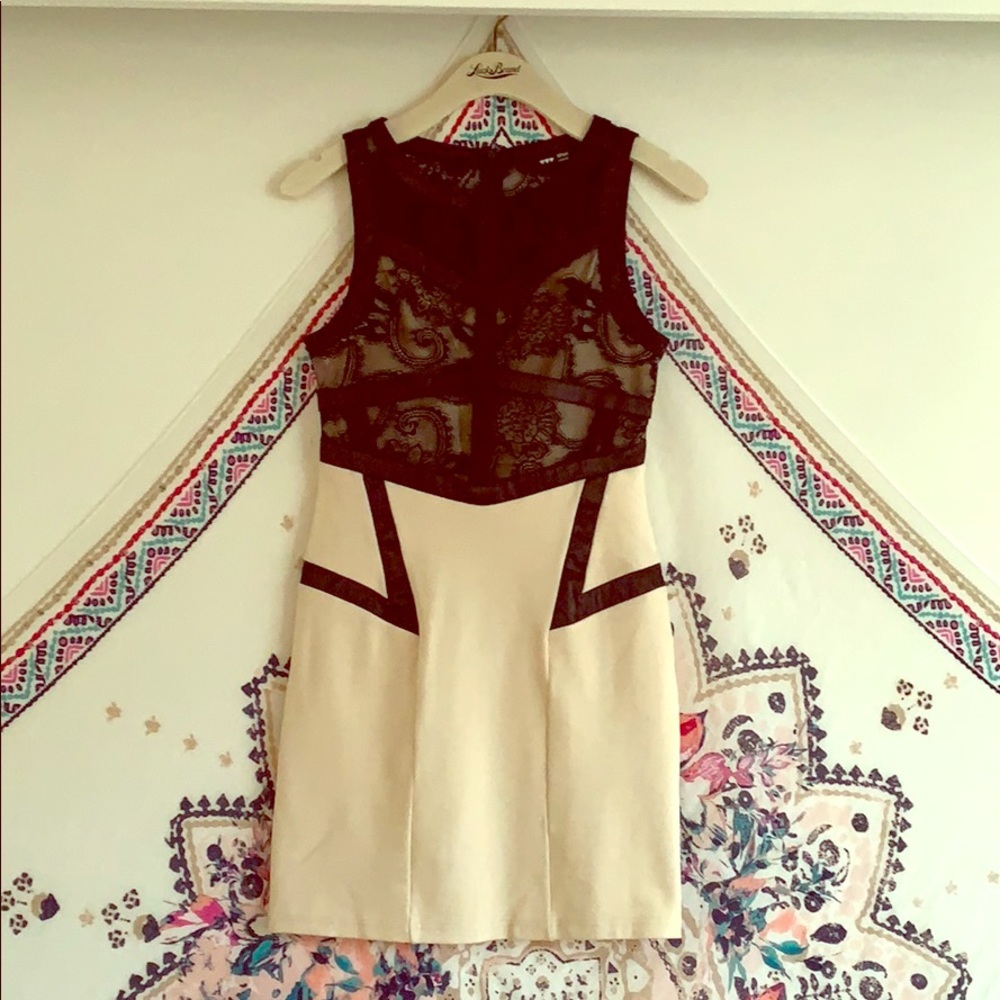 Fitted dress w/lace and silk detailing